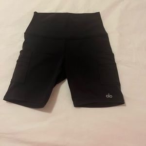 Alo Yoga 7” High-Waist Cargo Biker Short